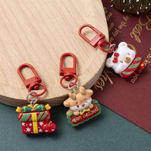 Nouveau porte-clés de Noël pour filles, pendentif de sac d'étudiante, décoration mignonne pour étui d'écouteurs, cadeau en plastique PVC pour meilleure amie - Product Image 2