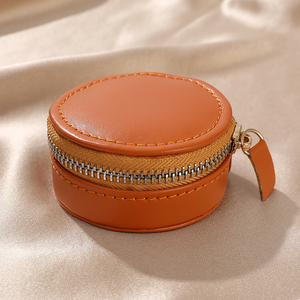 Vente en gros de mini boîtes à bijoux en cuir personnalisées pour les voyages, cadeau élégant, conteneur à bijoux portable - Product Image 1