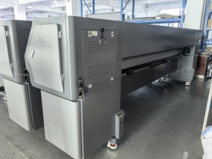 Nueva Impresora de Inyección de Tinta <span class=keywords><strong>para</strong></span> Lonas Flexibles CRYSTEK CT-3308L de 320 cm con Cabezal de Impresión Konica 512i, Tinta Solvente de Alta Resistencia - Product Image 2