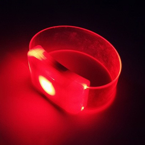 Nueva llegada logotipo personalizado DMX Radio control LED pulsera magnética control remoto led iluminación pulseras para eventos - Product Image 3