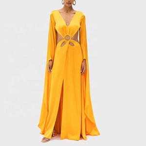 Abito da donna in raso di seta 100%, scollatura audace con schiena scoperta, lunghezza fino al pavimento, splendido abito senza pari, maniche lunghe, maxi abito in pura seta - Product Image 1
