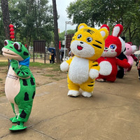 Collection de costumes gonflables en peluche Kawaii avec un design réaliste et un ventilateur intégré pour un gonflage rapide