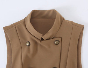 Gilet da donna doppiopetto con peplum personalizzato 2026, gilet corto da ufficio con orlo a balze e bottoni dorati, gilet vintage OEM/ODM - Product Image 6