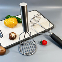 Multifunctionele handmatige aardappelstamper van roestvrij staal met ergonomische handgreep, voor het makkelijk malen van groenten en fruit, eenvoudig te reinigen, keukenhulpje