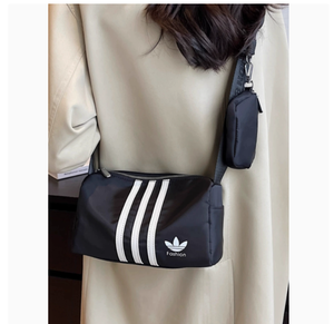 Sac de poitrine noir en nylon rayé grande capacité pour femme, sac à bandoulière sport à fermeture éclair - Product Image 1