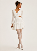Nouvelle Robe Mini Été 2026 USA Australie en Chiffon Blanc Artisanat Lourd, Manches Longues Bouffantes, Taille Découpée, Volants Superposés, pour Élopement