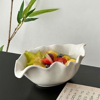 Grand bol décoratif en céramique blanche en forme de feuille irrégulière, plat profond pour servir, mélanger et préparer les salades