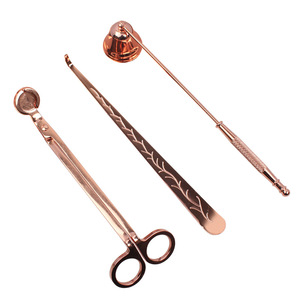 Vente en gros d'outils à main pour bougies de haute qualité Ensemble d'accessoires pour bougies coupe-mèche éteignoir - Product Image 4