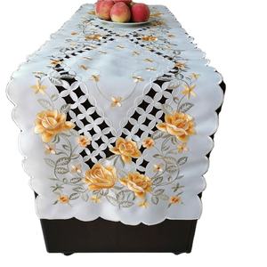 Coureurs <span class=keywords><strong>de</strong></span> <span class=keywords><strong>Table</strong></span> d'affichage <span class=keywords><strong>de</strong></span> fenêtre en polyester blanc <span class=keywords><strong>de</strong></span> luxe décoration <span class=keywords><strong>de</strong></span> coureur <span class=keywords><strong>de</strong></span> fleur géométrique beaux coureurs tissés <span class=keywords><strong>de</strong></span> Noël bon marché - Product Image 1