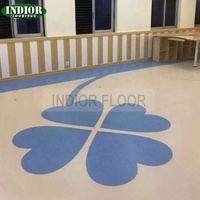 Vente flash : Revêtement de sol en PVC moderne pour intérieur, rouleau de vinyle imperméable pour hôtels, installation facile par collage, design 3D.