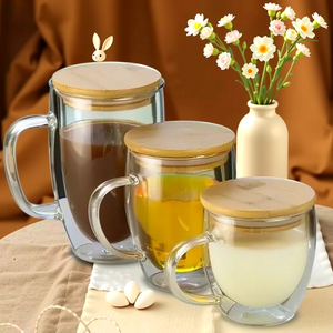 Mug à boire en verre transparent soufflé à la main en borosilicate de haute qualité, tasse à café à <span class=keywords><strong>double</strong></span> paroi avec poignée et couvercle en bambou - Product Image 4