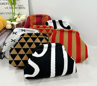 Tas Rajut Peiquan Wanita Motif Garis, Clutch Kapasitas Besar, Tas Kosmetik Serbaguna