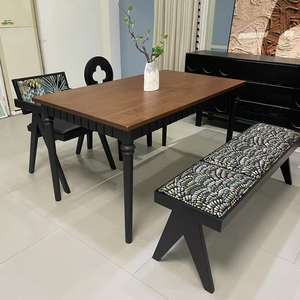 モダンミニマリストダイニングテーブルセット 長方形木製天板 無垢材脚 ライトラグジュアリー ホーム家具 アパートダイニングルーム用 - Product Image 1