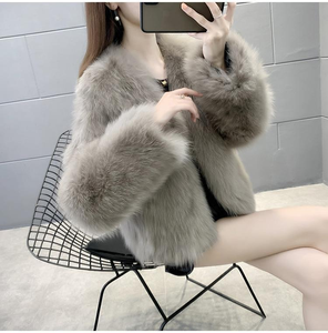 Vêtements pour femmes de haute qualité, décontractés, en laine et polyester, courts, doux, en fausse fourrure, en polaire, manteaux de <span class=keywords><strong>trench</strong></span> <span class=keywords><strong>pas</strong></span> chers pour femmes - Product Image 2