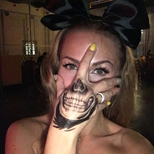 2020 Crazy Sell Latest Girls Boys Men <strong>Women</strong> Adult <strong>Designs</strong> Waterproof Temporary Body Stickers <strong>Wrist</strong> Fingers Fake Back Hand <strong>Tattoo</strong>