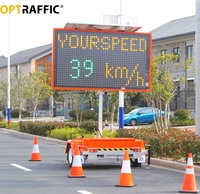 Panneau de signalisation solaire mobile à messages variables Panneau de signalisation portable LED pour remorque Panneau d'affichage LED à vitesse radar Sécurité routière