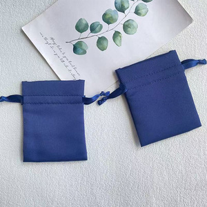 Sac de rangement anti-poussière en satin brillant - Product Image 1
