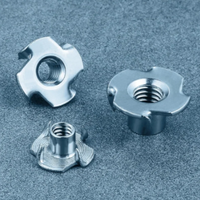 Tuerca en T DIN1624 de 4 Puntas M4 M6, Tuerca de Inserción de Cuatro Garras de Acero Galvanizado con Recubrimiento de Zinc, Clase 4.8, para Muebles y Carpintería