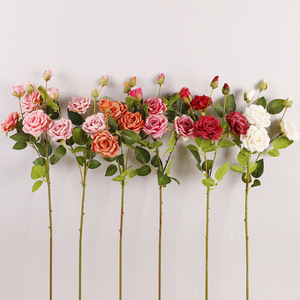 Rosas Rojas Artificiales Mensuales, Flores de Seda Plástica de Alta Simulación para Decoración de Bodas y Hogar - Product Image 3