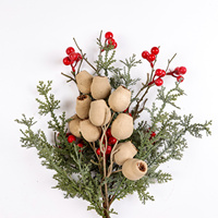 Bouquet de Noël Artisanal Artificiel Baies Rouges Feuilles de Cèdre Vertes Tiges Complètes Style Européen pour Couronnes Florales