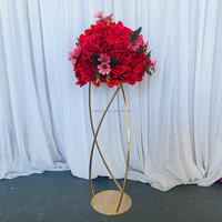 Vente en gros de centres de table floraux dorés élégants, supports à fleurs pour les décorations de mariage, d'événements et de fêtes