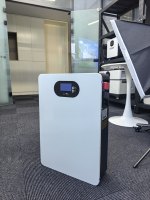 Batterie murale modulaire LiFePO4 51,2 V 100 Ah 5,12 kWh, prise en charge de la connexion parallèle jusqu'à 15 unités, extensible