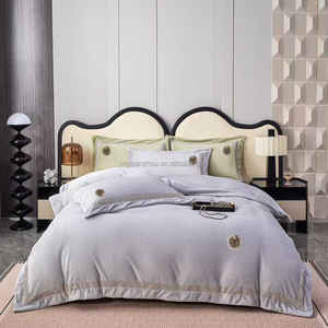 Ensemble de literie personnalisable de style européen et américain en 4 pièces, 1 drap, 2 taies d'oreiller, 1 housse de couette, tissu en velours de lait polyester - Product Image 1