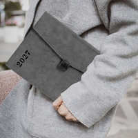 Carnet en cuir A5 avec reliure cousue, couverture rigide, agenda 2027, logo personnalisé en relief, couleur personnalisée, vente en gros OE