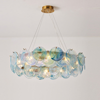 Luminaire suspendu en verre LED fait main par un designer d'intérieur, style nordique romantique, lustres ronds pour la maison et l'hôtel