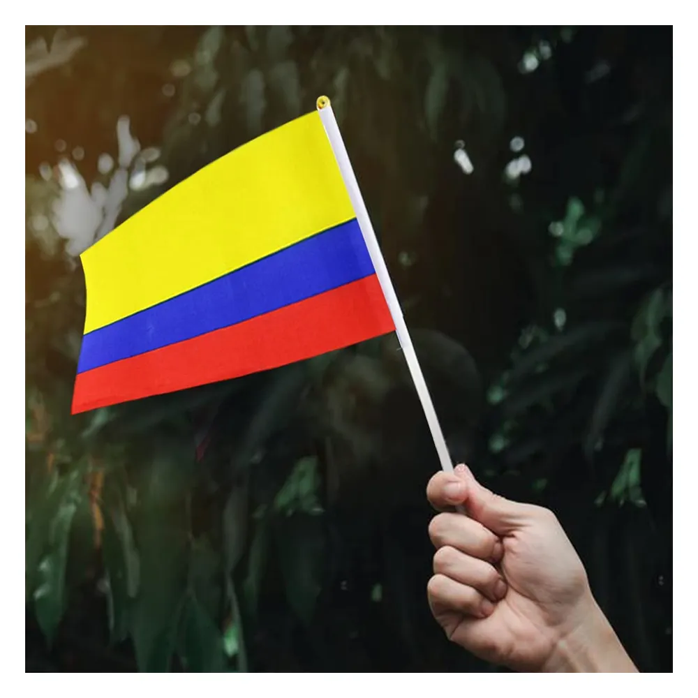 Kunden spezifische Großhandel Fußballfans jubeln Land flaggen Kolumbien Hand winken Flagge