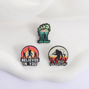 Le spille smaltate per i piedi grandi credono in te creature misteriose distintivi spille con risvolto accessori per gioielli Punk regalo per gli amici - Product Image 3