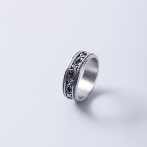 하이 퀄리티 도매 전통 복고풍 양각 스테인레스 스틸 반지 개인 디자인 소년 남성 반지 - Product Image 5