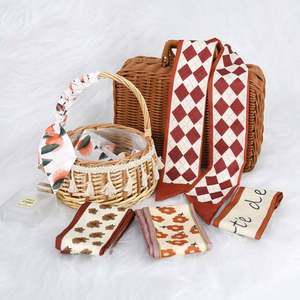 ผ้าพันคอไหมโพลีเอสเตอร์สีสดแบบแคบ ขนาด 6x88 ซม. สไตล์เกาหลี ขายส่ง สำหรับผู้หญิง ใช้เป็นที่คาดผม หรือหูหิ้วกระเป๋า รุ่น YKH0099 - Product Image 2