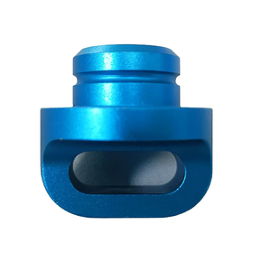 Conector de rosca escalonada de aluminio anodizado azul, mecanizado CNC personalizado, con ranura ovalada para piezas de automatización de motocicletas - Product Image 1