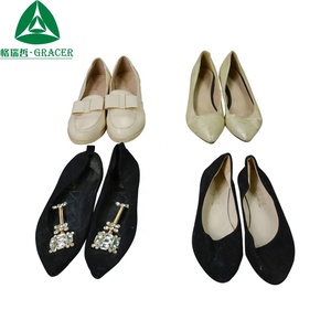 Proveedor de Guangzhou ofrece pisos de señora usados mixtos en pacas para la venta en Kenia Material de cuero para todas las estaciones - Product Image 1