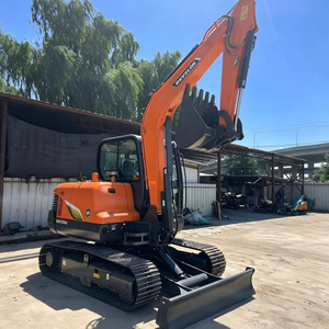 Excavadora de cadenas DEVELON DX60E de 6 toneladas con cucharón de 0.21m3 para construcción de carreteras, excavación de zanjas y trabajos en terrenos. - Product Image 2