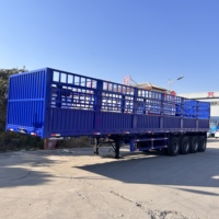 Semi-remorque en acier à 3/4 essieux pour le transport d'animaux/de marchandises en vrac avec clôture à piquets et parois latérales, capacité de 30 à 60 tonnes