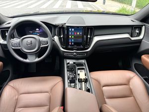 2023 pour Volvo XC60 Luxury Edition 2.0T 4x4 SUV 4 portes 5 places SUV véhicule de luxe d'<span class=keywords><strong>occasion</strong></span> fabriqué en Chine - Product Image 6