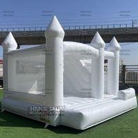 Château gonflable extérieur blanc de videur avec les jouets gonflables de ventilateur comprenant la maison de rebond