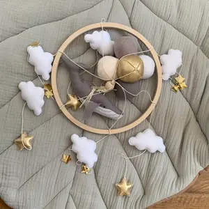 トレンド製品新着フェルトベビーモバイル小売カスタム回転ソフトベビーモバイルフェルトクジラと雲 - Product Image 4