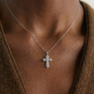 Collana con Ciondolo a Croce in Argento Sterling 925 Placcato Oro con Moissanite, Ultima Novità 2026, Gioielli <span class=keywords><strong>Christine</strong></span> Unisex - Product Image 2