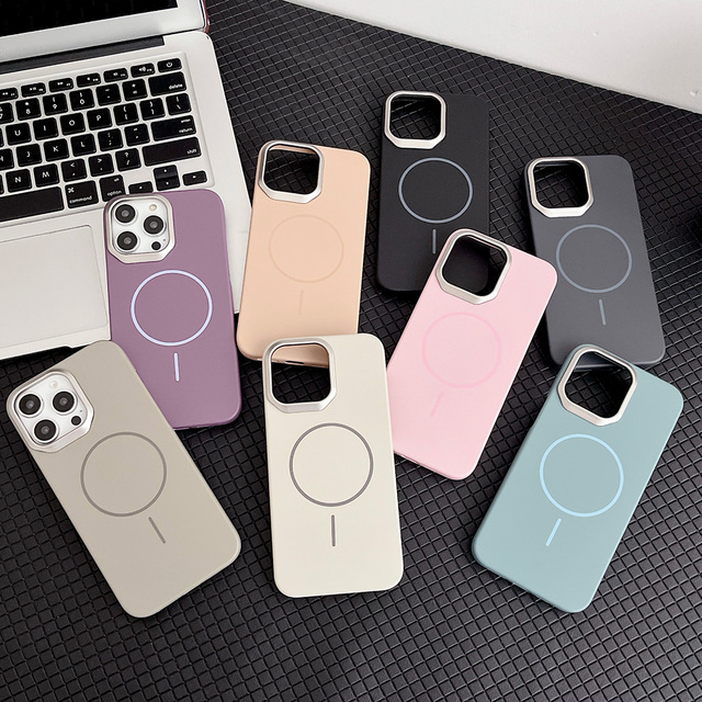 2026 New PC Phone Case for iPhone 17 14 15 16 Pro Max Magnetic Wireless Charging Frosted Cell Phone Cover for iPhone 16E