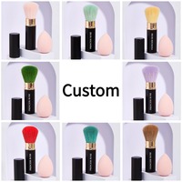 Pinceau Kabuki rétractable avec logo personnalisé pour le maquillage en poudre et crème liquide Pinceau éventail plat noir avec manche en aluminium