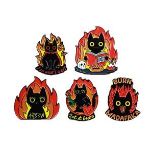 Spille in metallo a forma di gatto arrabbiato divertente, all'ingrosso, spille in smalto duro a forma di cartone animato, spille personalizzate in lega di zinco con smalto morbido a forma di anime per decorazione - Product Image 1