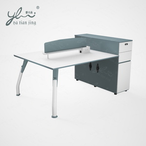 Bureau de travail de bureau avec cloison en MDF alliant ouverture et séparation visuelle - Product Image 1