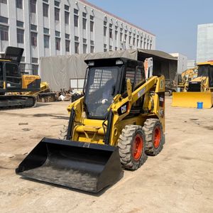 Chargeuses sur pneus Caterpillar 226b d'occasion : Aperçu complet de la chargeuse compacte Cat 226B en stock - Product Image 5