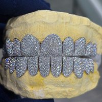Grillz dentaires Hiphop personnalisés Moissanite/Diamant de laboratoire/Diamant naturel taille brillant Argent S925 Or massif 10K-18K Micro