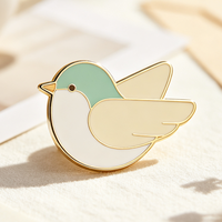 Broches personnalisées en métal émaillé rigide, motif oiseau de dessin animé, pour souvenirs, objets de collection, cadeaux, épingles de revers