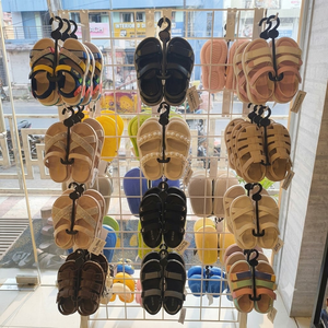 Lote al por mayor de sandalias infantiles: estilos mixtos, sandalias de verano para playa, suela suave, transpirables, calzado de primera calidad. - Product Image 1