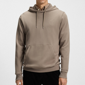 Sudadera con capucha para hombre de estilo urbano sencillo, diseñada para un uso cómodo con un diseño fresco y un atractivo de moda contemporáneo. - Product Image 1
